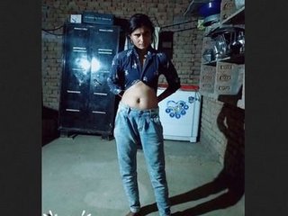 Teen village girl shares MMS of her naked body
