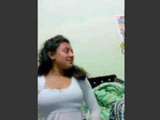 Enjoy the Sensuality of an Aunty's Pussy in Stunning HD