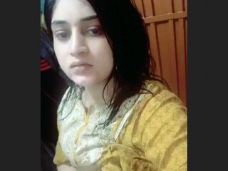 Horny maal gets her pussy pounded hard in a steamy video