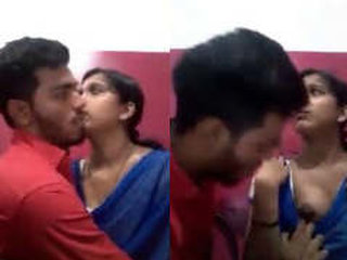 Indian girl gives a titjob at a cyber cafe