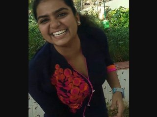 Priya, an Indian bhabi, gives a blowjob on stairs to her boyfriend