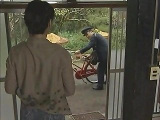 Asian housewife gets a surprise from her JPN postman