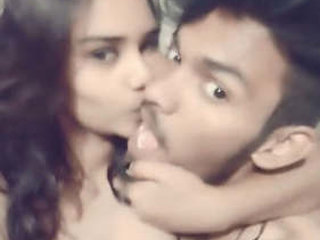 College couple indulges in steamy romance in Mallu video