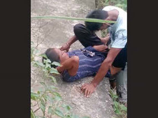 Randy couple indulges in paid outdoor fucking