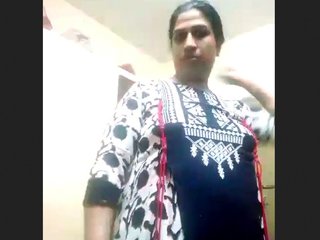 Mom's video skills impress her lover in a steamy video