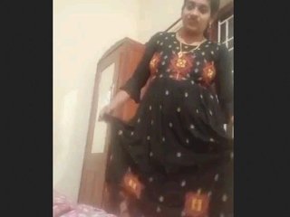 Busty bhabhi's sensual striptease: A video for lovers of big boobs