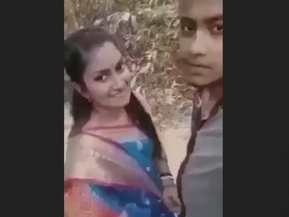 Outdoor encounter with a stunning girl who performs oral sex until climax