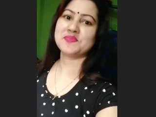 Nahar Bhabi in action: A Bengali beauty in action