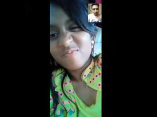 Indian girl masturbates with her fingers in a sensual video